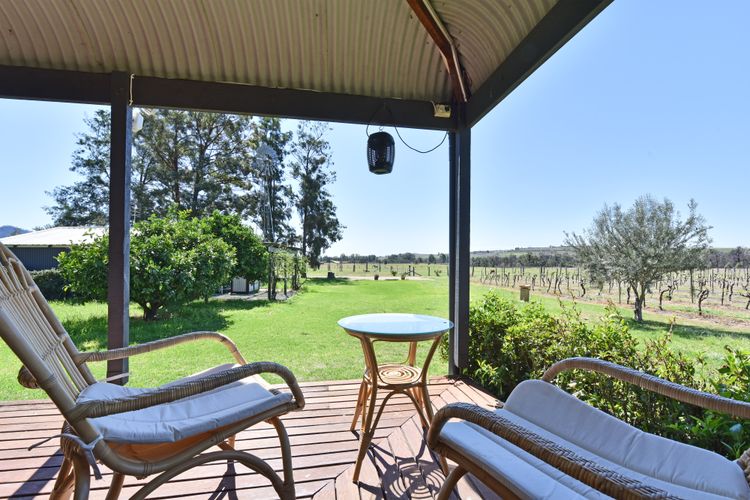 Soldiers Cottage Picturebook Vineyard Oasis