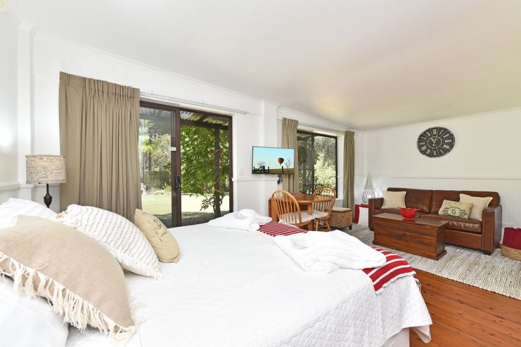 Olive Grove 1 Studio with Wifi in Central Vineyard Area