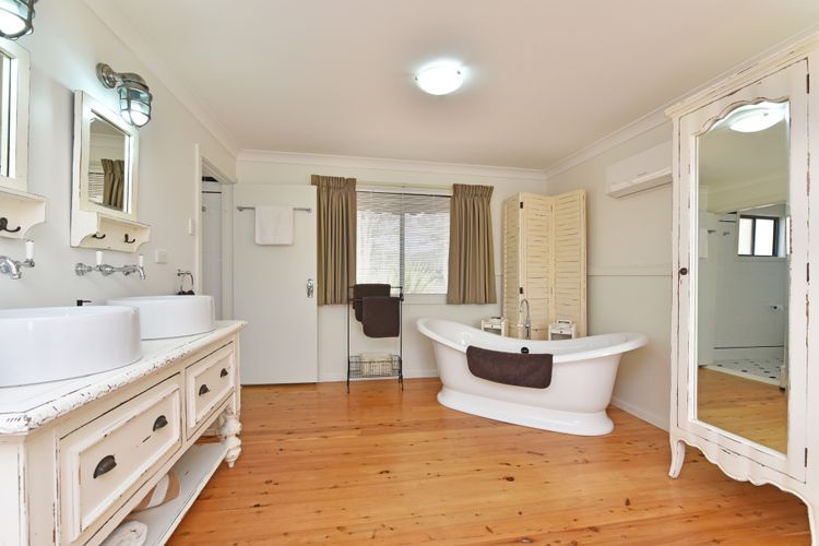 Olive Grove 3 Cottage with Wifi in Central Vineyard Area