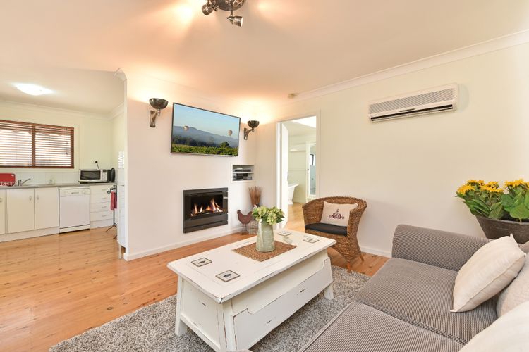 Olive Grove 3 Cottage with Wifi in Central Vineyard Area