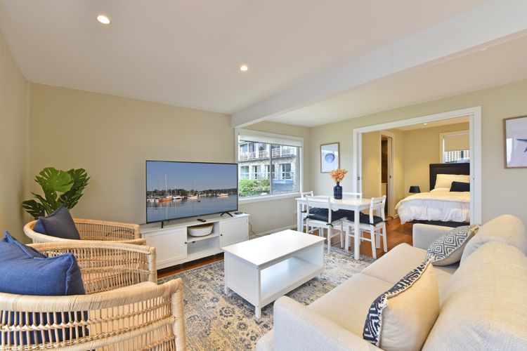 The Boat House – Absolute Waterfront 3br + Jetty