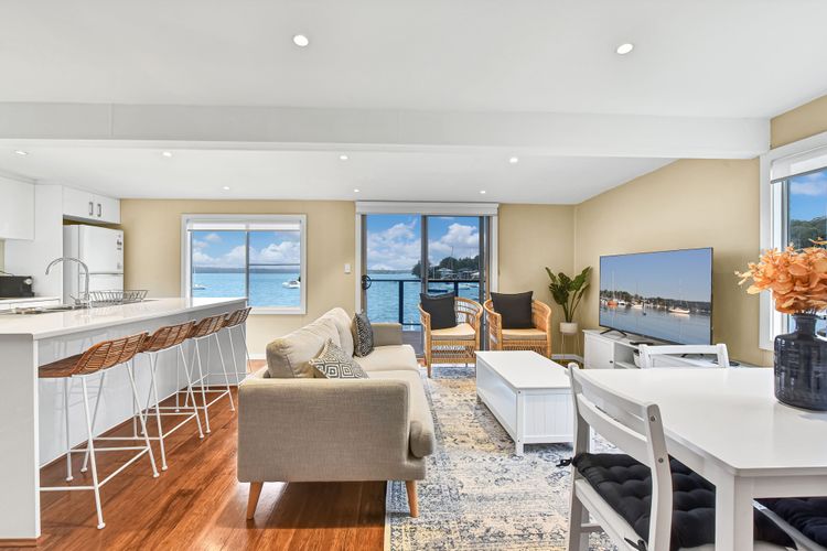 The Boat House – Absolute Waterfront 3br + Jetty