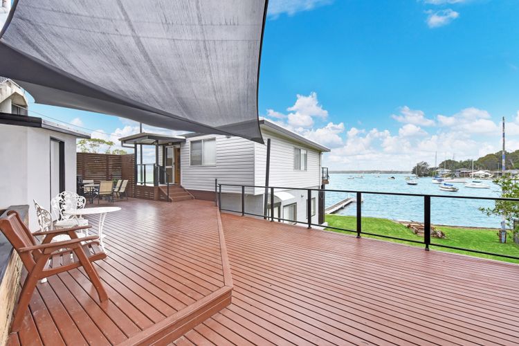 The Boat House – Absolute Waterfront 3br + Jetty