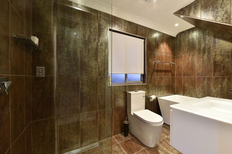 The Boat House – Absolute Waterfront 3br + Jetty