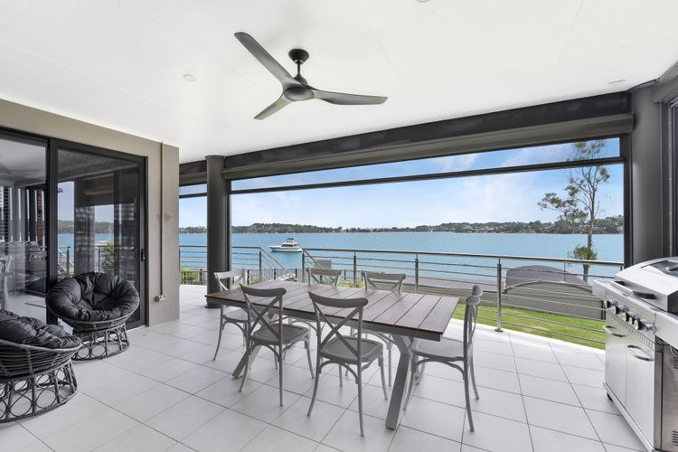 Sealand Lake House – Premium Lake Macquarie Accommodation