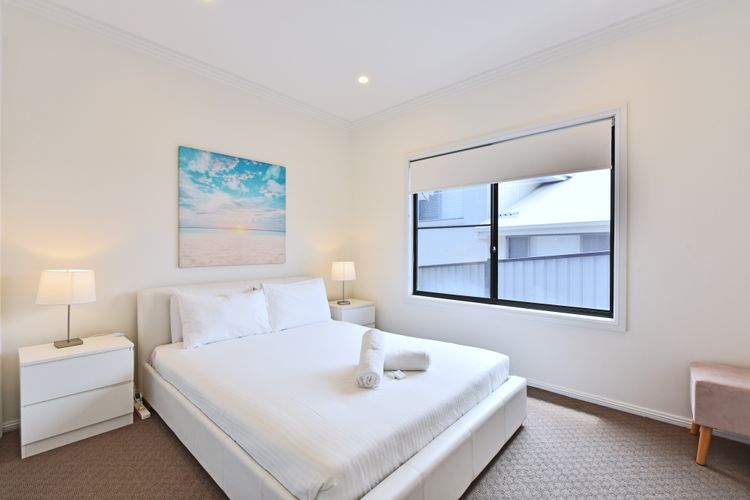 Sealand Lake House – Premium Lake Macquarie Accommodation