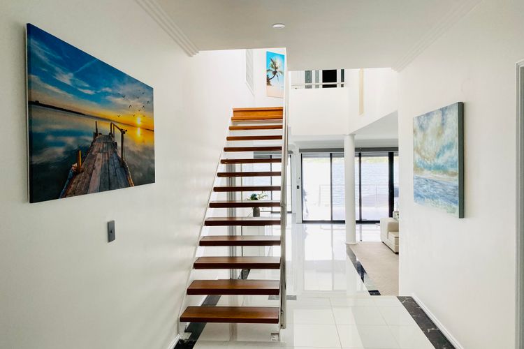 Sealand Lake House – Premium Lake Macquarie Accommodation