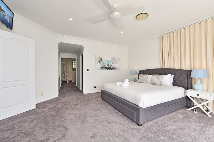 Sealand Lake House – Premium Lake Macquarie Accommodation