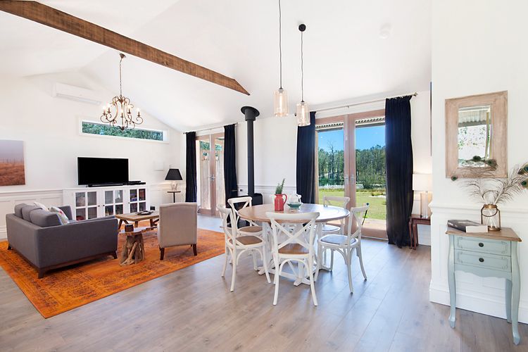 Countryside cabin lounge room and dining room with amazing views!