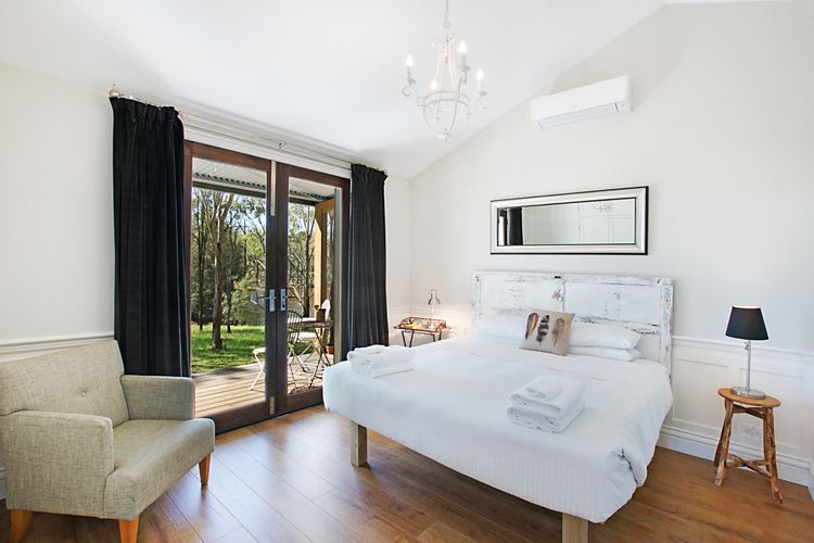 King size bed with amazing views and aircon