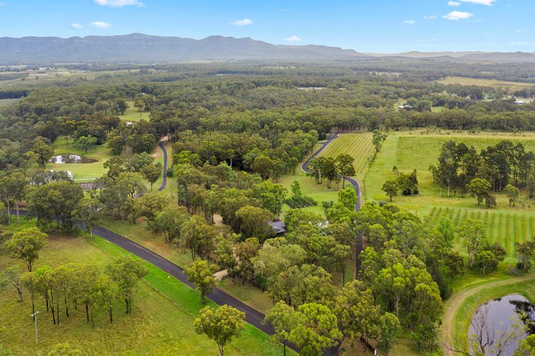 Countryside home with amazing views!