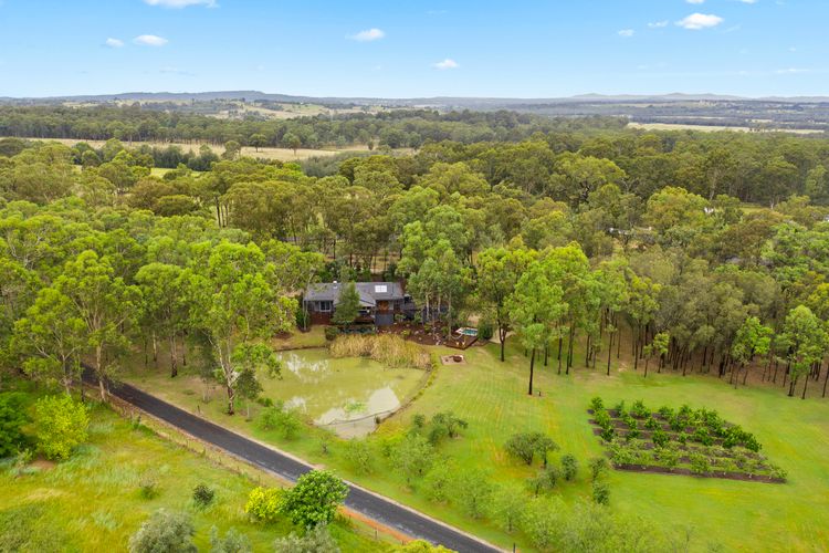 Countryside home with amazing views!