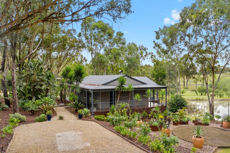 Countryside home with amazing views!