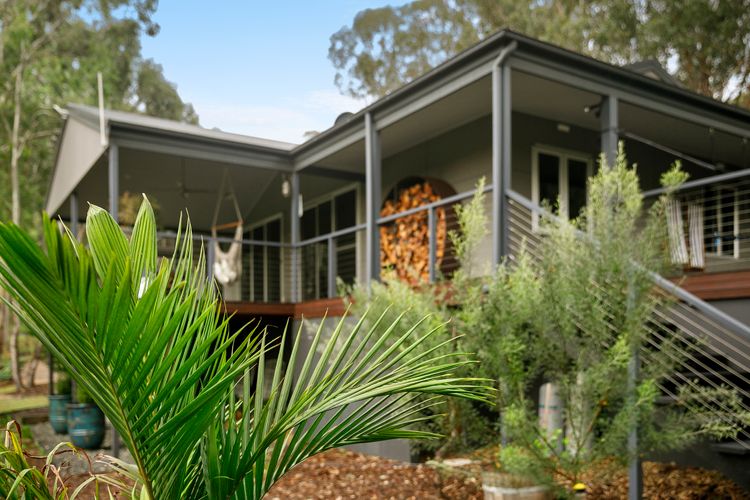 Countryside home with amazing views!