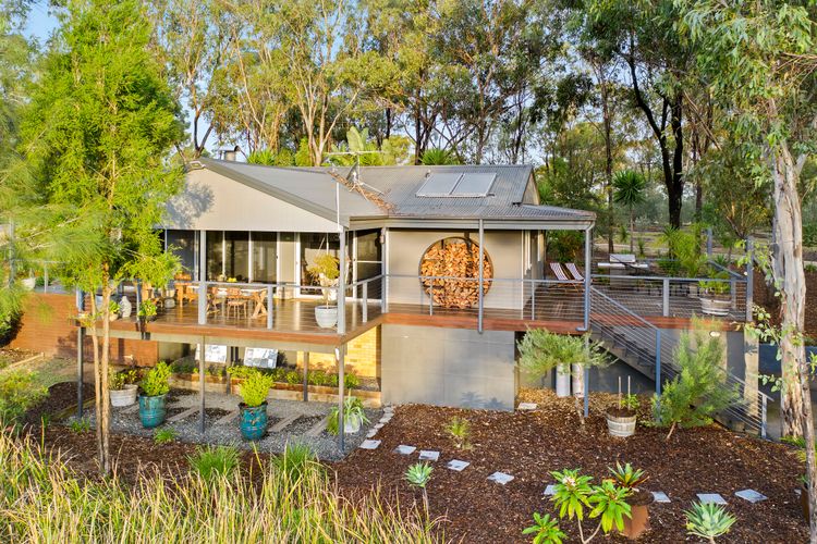 Countryside home with amazing views!