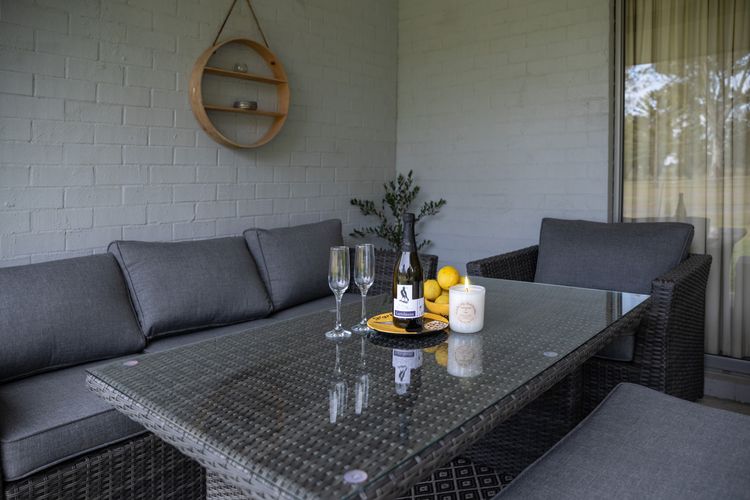 Gartelmann Studio @ Gartelmanns Wines walk to The Deck Cafe + Wine tasting