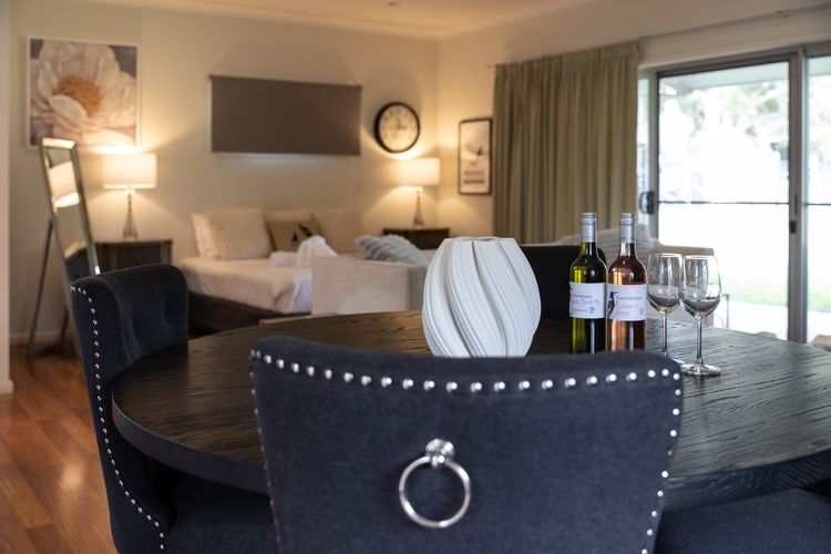 Gartelmann Studio @ Gartelmanns Wines walk to The Deck Cafe + Wine tasting