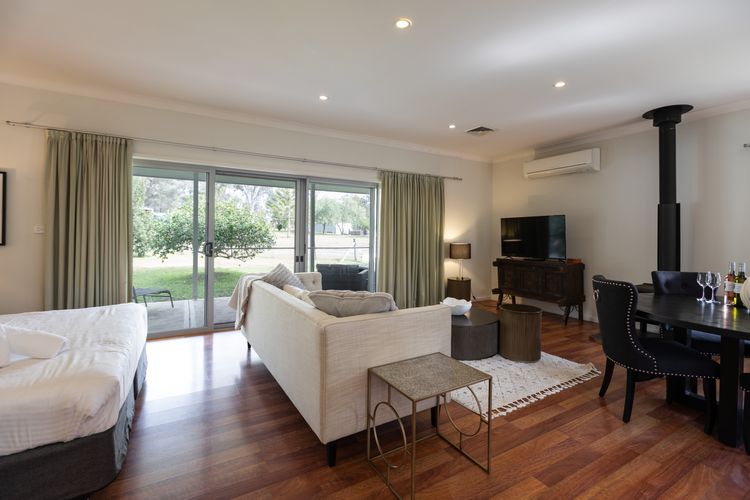 Gartelmann Studio @ Gartelmanns Wines walk to The Deck Cafe + Wine tasting