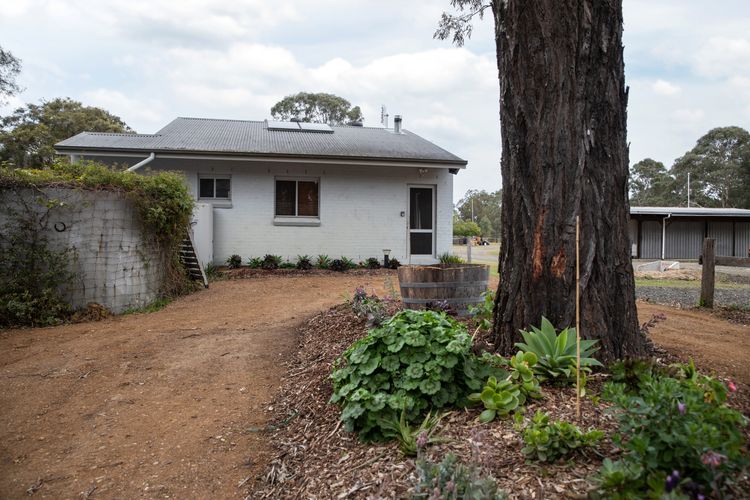 Gartelmann Studio @ Gartelmanns Wines walk to The Deck Cafe + Wine tasting