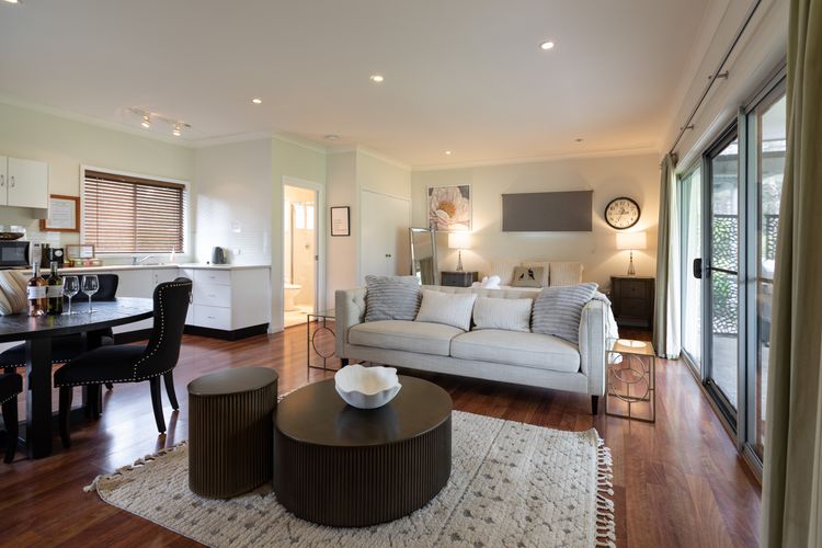 Gartelmann Studio @ Gartelmanns Wines walk to The Deck Cafe + Wine tasting