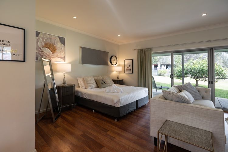 Gartelmann Studio @ Gartelmanns Wines walk to The Deck Cafe + Wine tasting