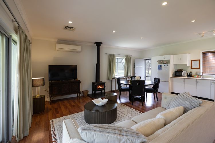 Gartelmann Studio @ Gartelmanns Wines walk to The Deck Cafe + Wine tasting