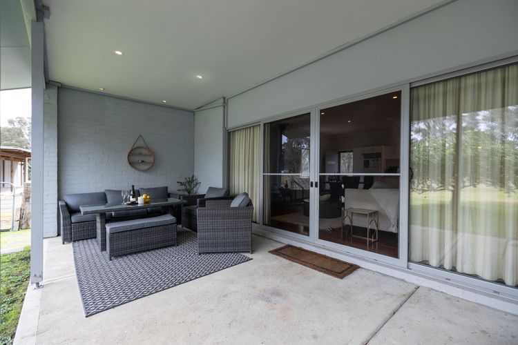 Gartelmann Studio @ Gartelmanns Wines walk to The Deck Cafe + Wine tasting