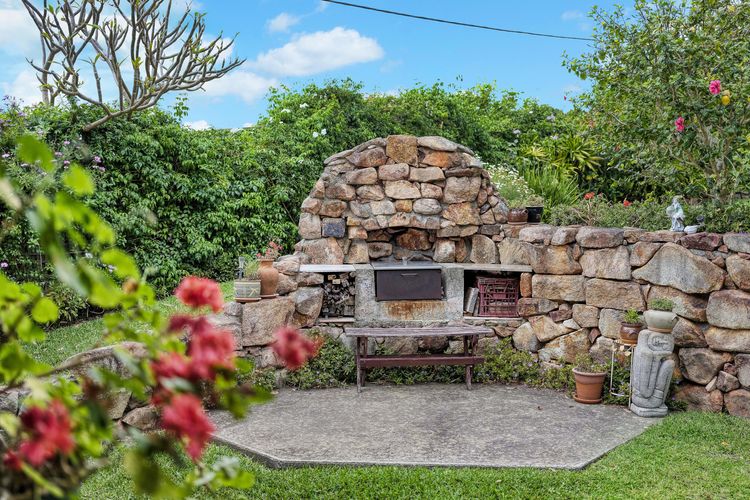 Built in fireplace front yard ,wood fire