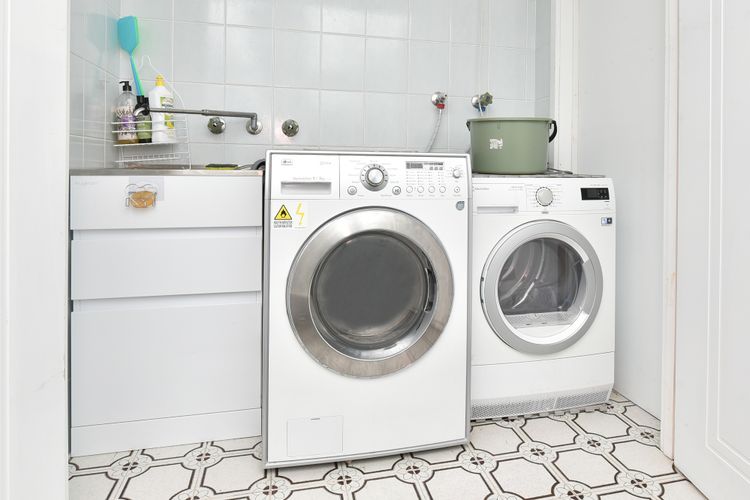 Baywatch Waterfront Lake Retreat with Private Jetty at Silverwater Lake Macqaurie