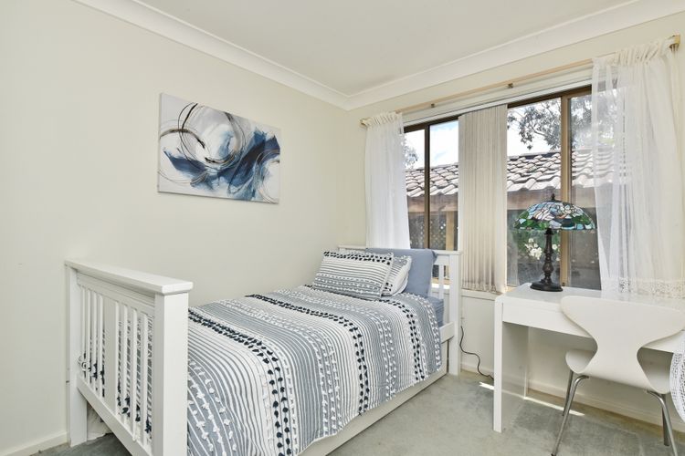 Baywatch Waterfront Lake Retreat with Private Jetty at Silverwater Lake Macqaurie