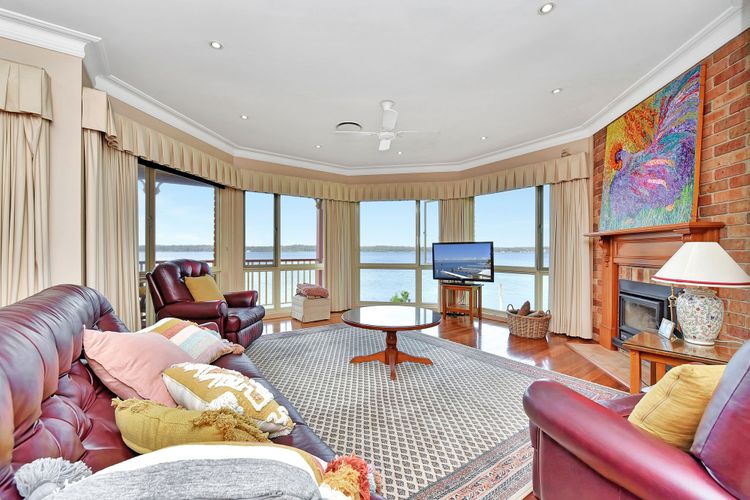 Sunshine Lake Views – Absolute Waterfront