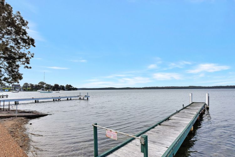 Sunshine Lake Views – Absolute Waterfront