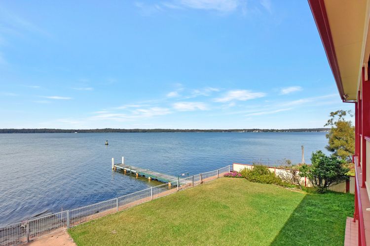 Sunshine Lake Views – Absolute Waterfront