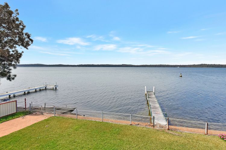 Sunshine Lake Views – Absolute Waterfront