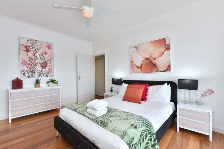 Palmers Lane On Vineyard Homestead