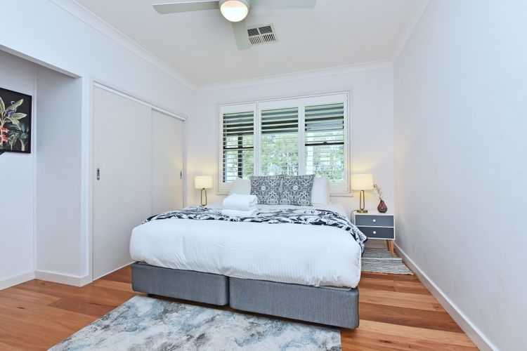 Palmers Lane Vineyard Estate and Retreat with Pool offers a large 6br home and 2br cottage