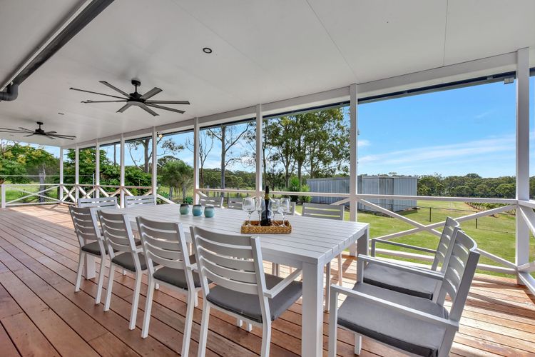 Palmers Lane Vineyard Estate and Retreat with Pool offers a large 6br home and 2br cottage