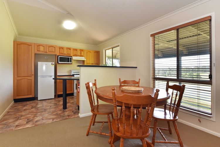 Palmers Lane Vineyard Estate and Retreat with Pool offers a large 6br home and 2br cottage