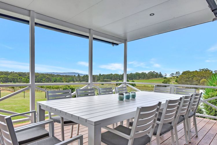 Palmers Lane Vineyard Estate and Retreat with Pool offers a large 6br home and 2br cottage