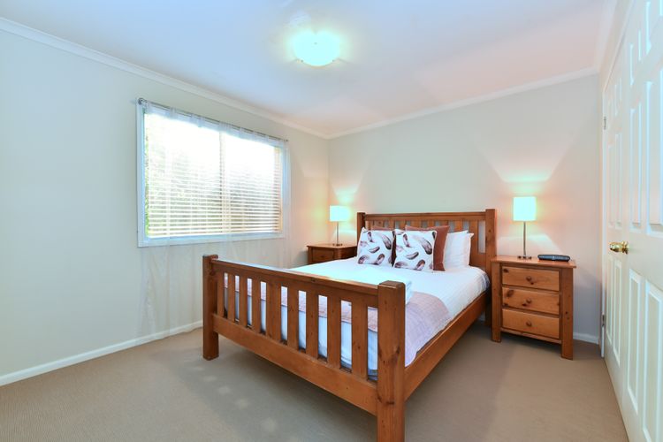 Palmers Lane Vineyard Estate and Retreat with Pool offers a large 6br home and 2br cottage