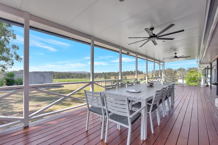 Palmers Lane Vineyard Estate and Retreat with Pool offers a large 6br home and 2br cottage