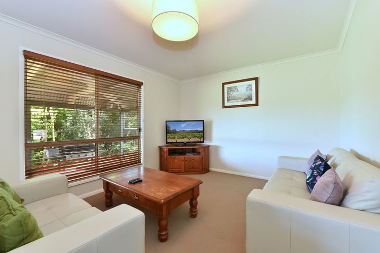 Palmers Lane Vineyard Estate and Retreat with Pool offers a large 6br home and 2br cottage