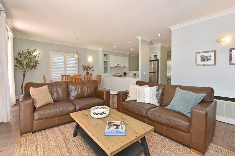 Villa 2br Pinot Grigio Villa located within Cypress Lakes Resort