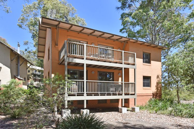 Villa 2br Pinot Grigio Villa located within Cypress Lakes Resort