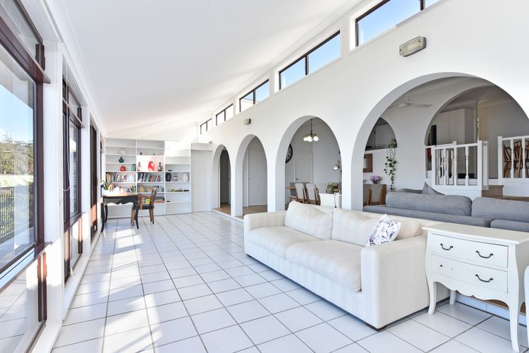 Sunshine Shores Absolute Waterfront