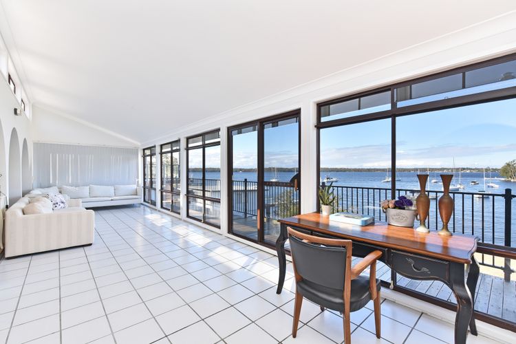 Sunshine Shores Absolute Waterfront