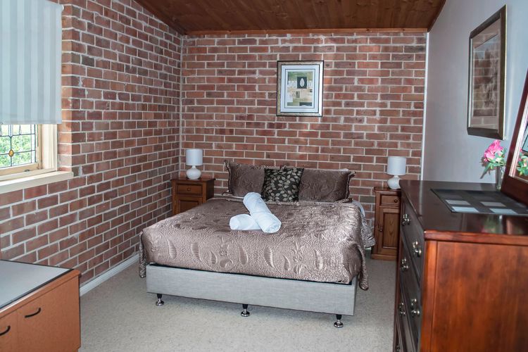 Contemporary Bedroom Getaway for You