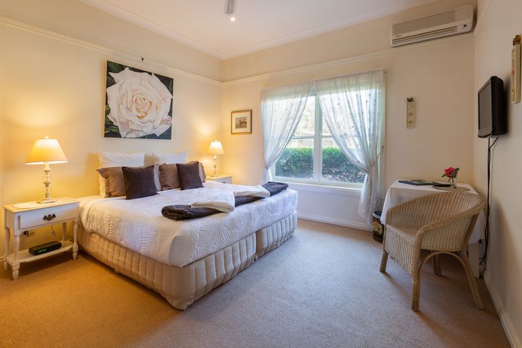 Quaint Bedroom for Peaceful Slumber