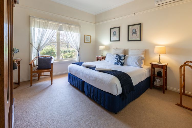 Luxurious King bed with open lighting 