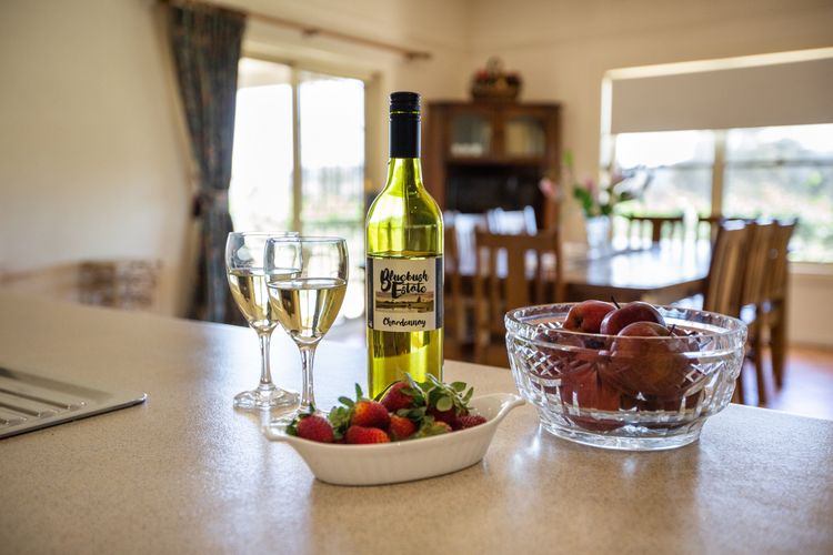 OMG! complimentary wine for guest 